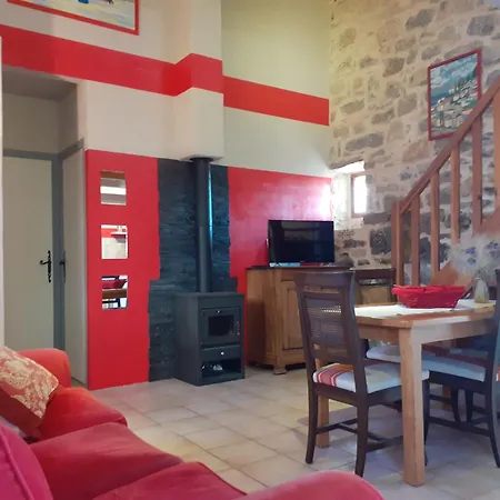 Gîte le MAGNAN, 50 m2, charme, nature, terrasse, piscine chauffée, sud Ardèche Couette-café