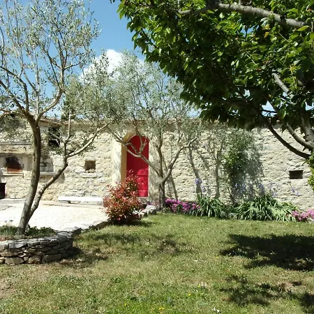 Bed and Breakfast Le Magnan, 55 M2, Au Calme, Terrasse, Jardin, Piscine Chauffee, Sud Ardeche