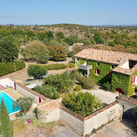 Couette-café Gîte le MAGNAN, 50 m2, charme, nature, terrasse, piscine chauffée, sud Ardèche Joyeuse